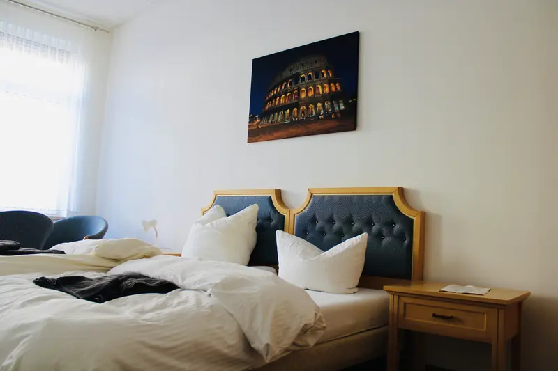 Zimmer mit zwei Betten in der Pension Haus 40